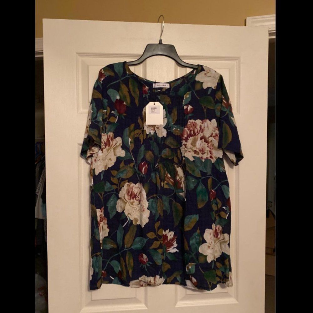 Nwt cellabie Floral blouse xl